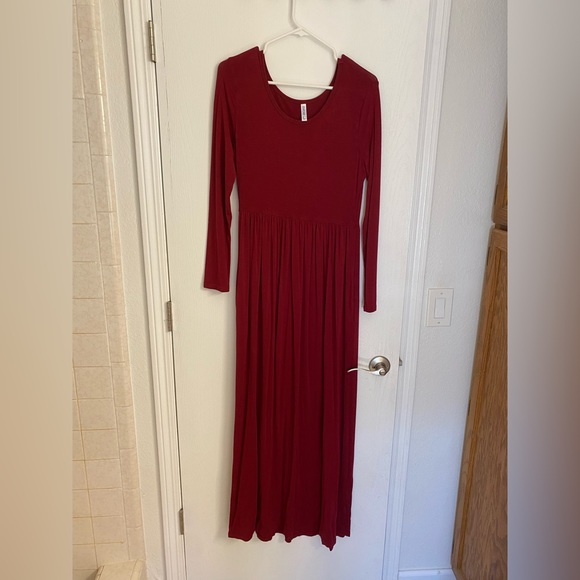 Maroon maxi dress - Picture 2 of 3